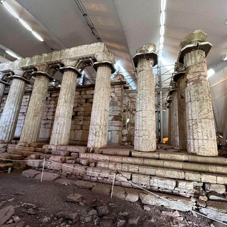 APOLLO & MOUNTAINIOUS ARCADIA