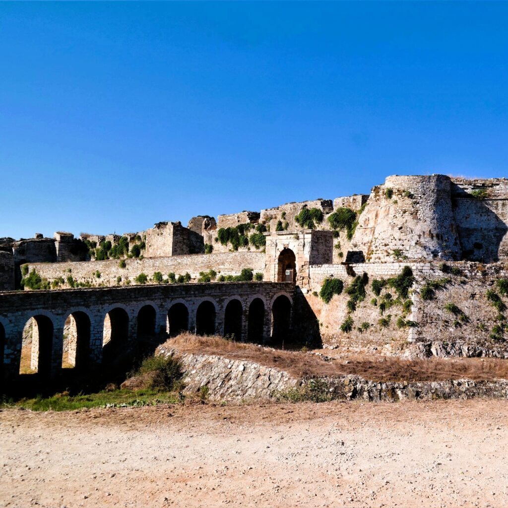 CASTLES AND BLUE WATERS TOUR